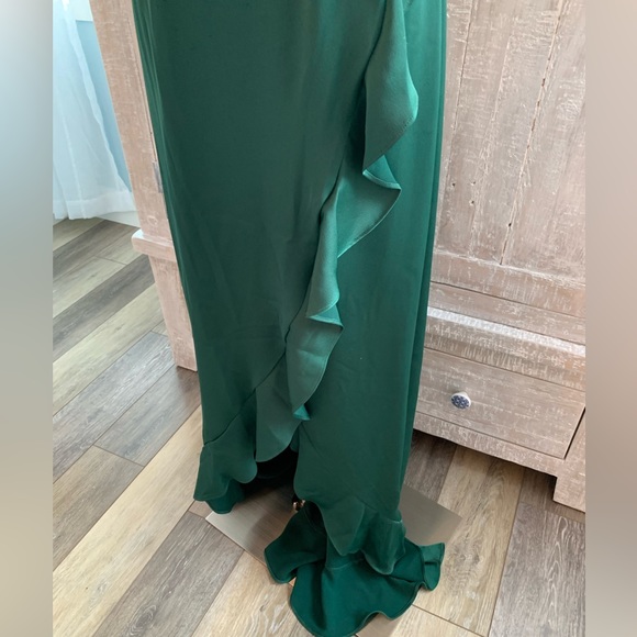 NWT David’s Bridal one shoulder ruffle pine green full length dress! - Picture 5 of 7